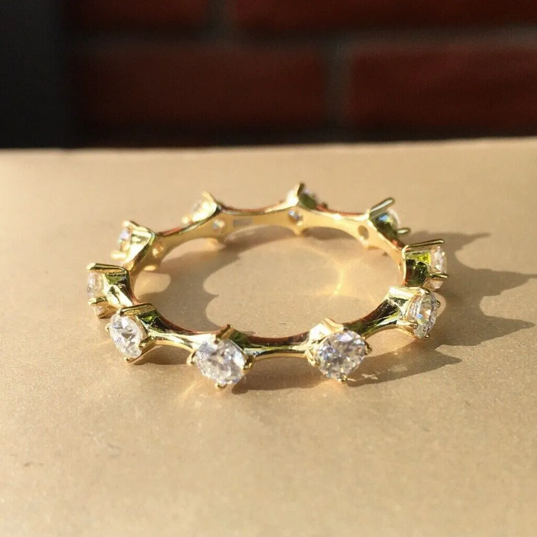 /public/photos/live/Delicate Bubble Moissanite Stackable Wedding Band  681 (2).webp